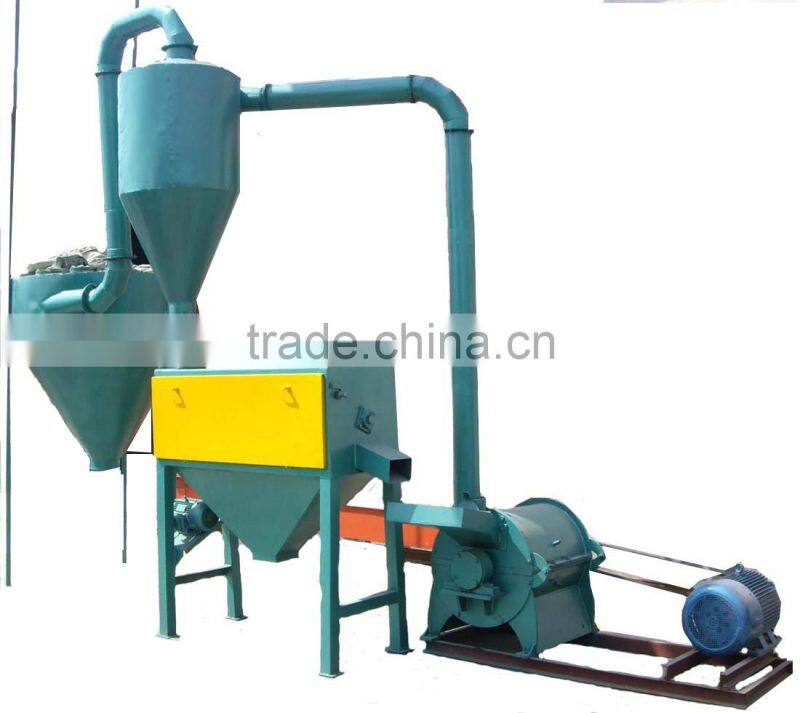 Wood powder mill for fiber type, brittle material and flexible material