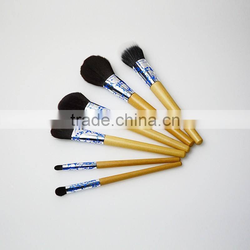 2016 customized logo makeup brushes with wooden handle
