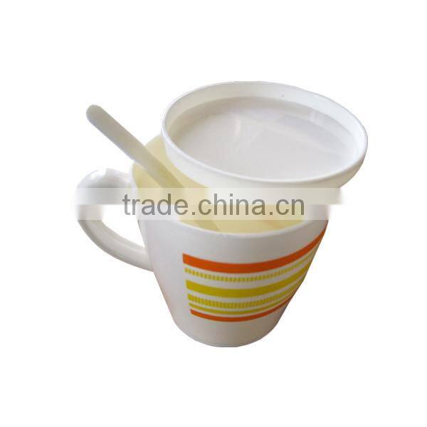 PP plastic cup with lid