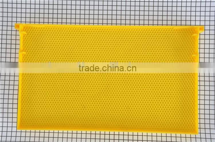 Plastic beehive frame withfoundation sheet