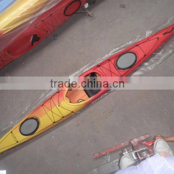DINGWANG New Rotational Plastic Ocaen Kayak with pedals inside