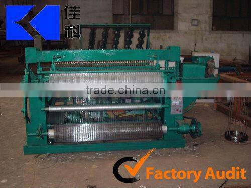 Electric rolling welded wire mesh machine