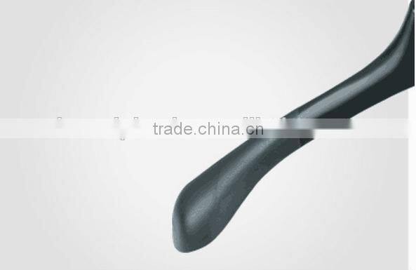 2016 Wholesale plastic hanger with logo with low cost