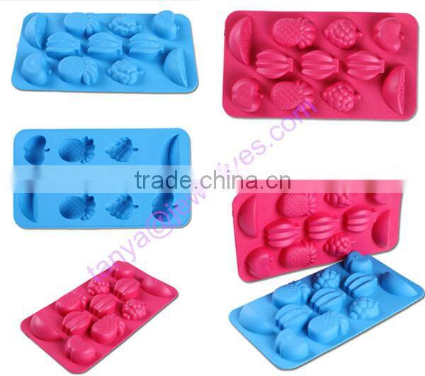 Food grade banana shaped Silicone ice cube tray