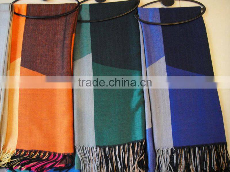 2017 the latest stylish lady soft jacquard 100%viscose plaid scarf