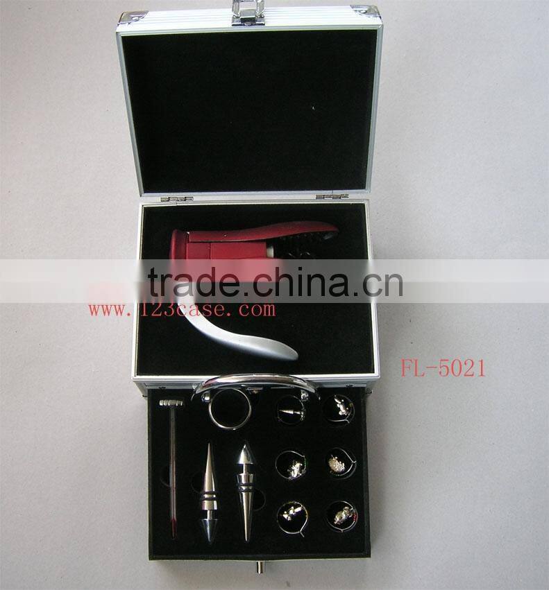 Fashionable high-end Wine Case 2 bottles with corkscrew