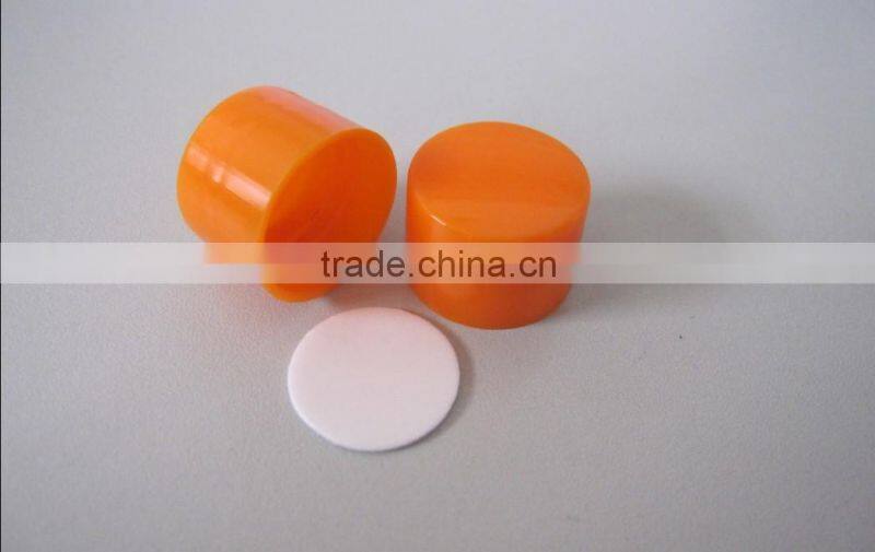 Smooth plastic scrrew cap