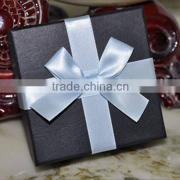 Plastic towel set in gift box with low price
