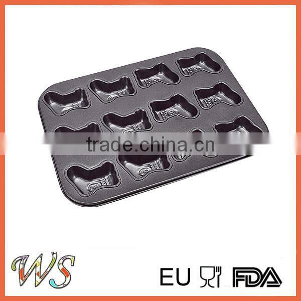 12 Cups Socks Shape X'mas Pan