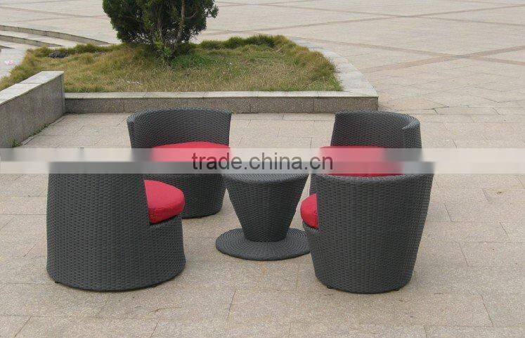 garden rattan table and chair