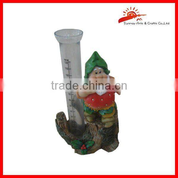 Resin gnome garden figurine with lotus leaf