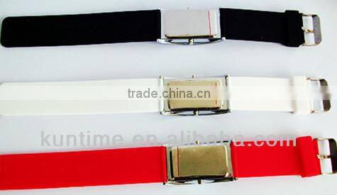 Wristwatch Silicon Led Watch With Red/Blue Light,12/24-hour Format Selectable,Day/Date/Year Display
