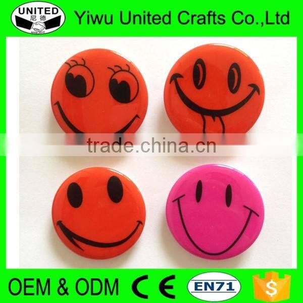 2017 China supplier promotional gift custom plastic pin button badge