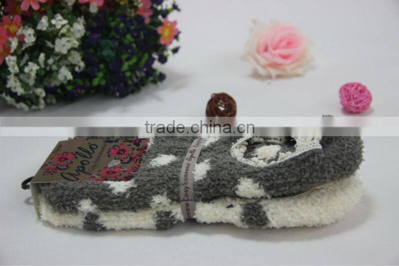 Lady microfiber low cut ankle socks room socks