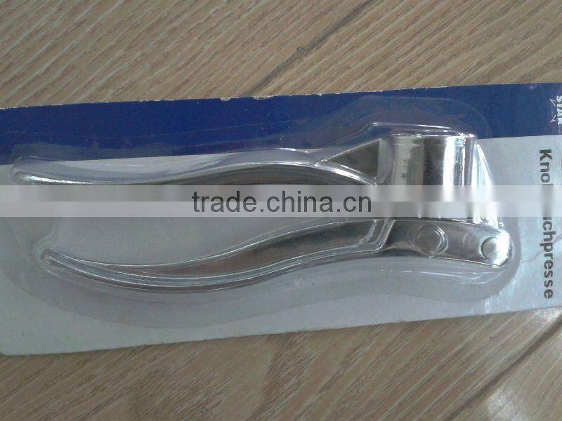 garlic press