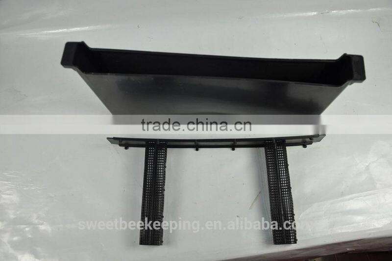 Beekeeping tools American style 4kg bee feeder with cap and ladder