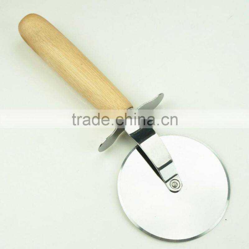32058 Stainless Steel Cake Pizza cutter with wooden handle