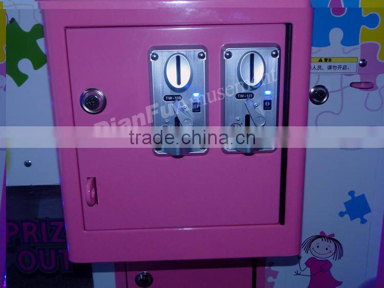 mini baby bear claw crane toy machine/toy crane game machine for sale DFCC-1