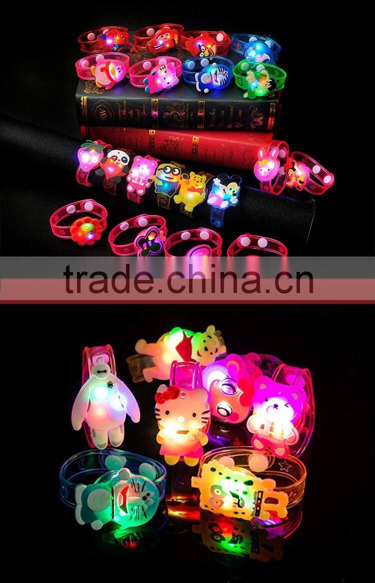 Hot Sell kids Gifts Cartoon Dolphin Design Flashes LED Flashing Bracelet