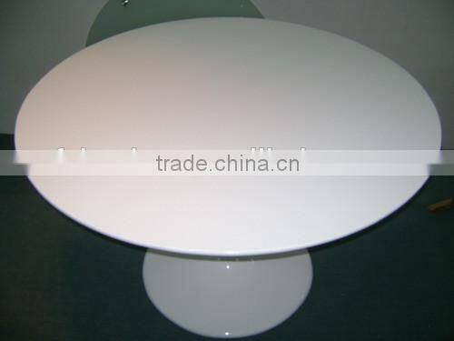 dining room Eero Saarinen fiberglass tulip table