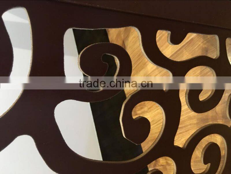 Foldable Wooden Pet Gate with different carve patterns