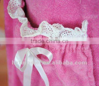 girls' pink bathrobe
