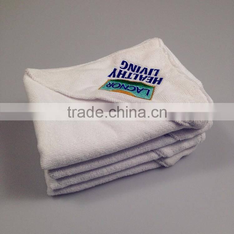 Microfiber sports/gym towel with logo zipper