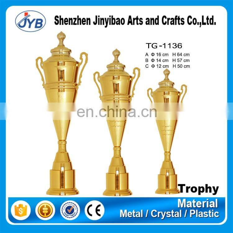 China supplier 2017 wholesale various design football soccer trophy
