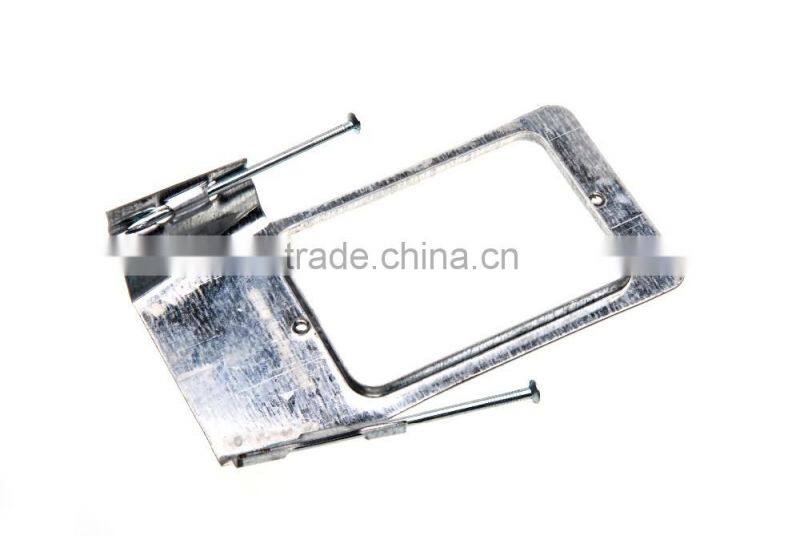 Flat Vracket with Nails