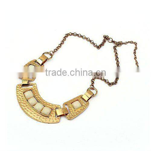 Elegant top designer alloy short chain necklace with extension chain