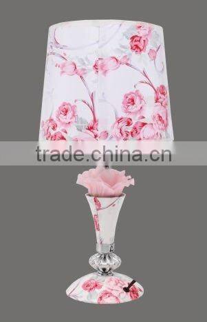 Contemporary Lamp Post Decorations E27