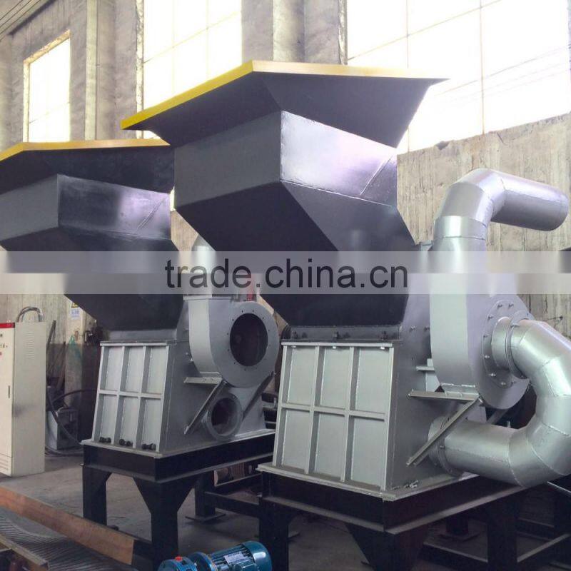 Aluminum cans crusher for crushing scrap coke cans