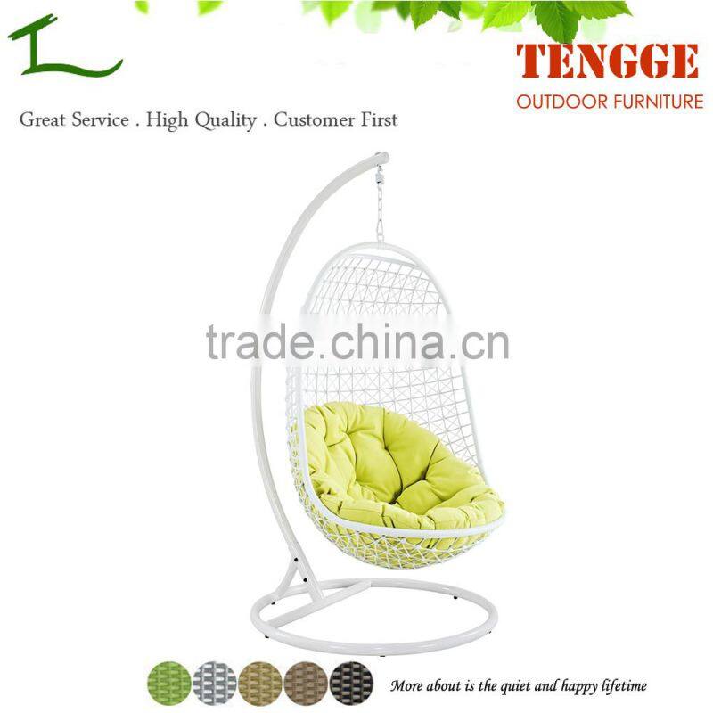 TG15-0138 Beautiful weaving white rattan indoor wicker hanging chair