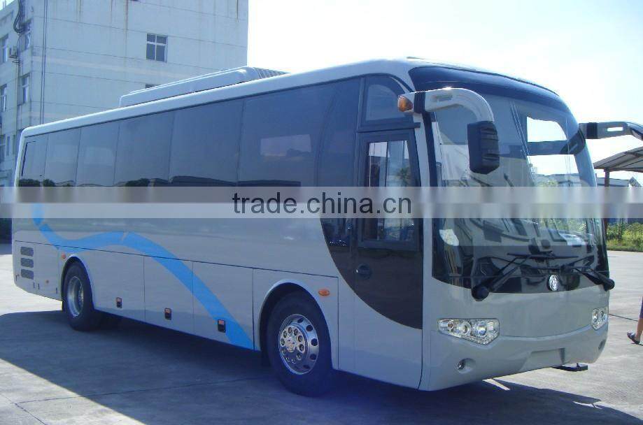 Dongfeng EQ6105L3G 4x2 10m diesel tourist bus