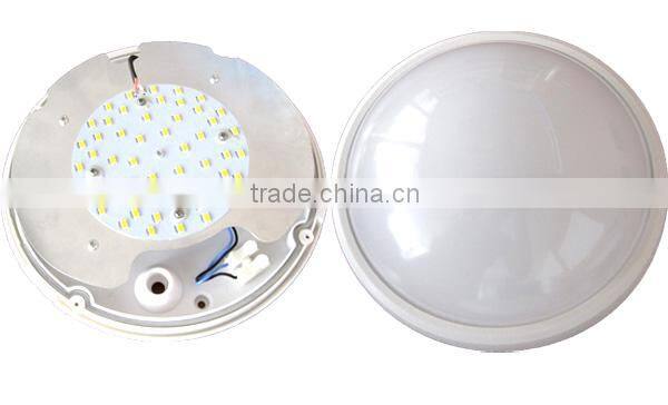 Wall light with battery