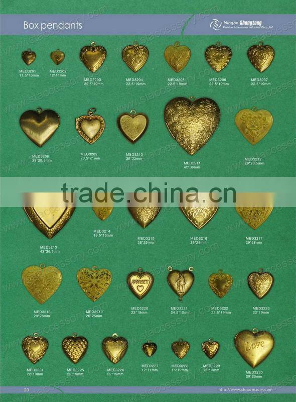 Heart shape brass pendant photo box