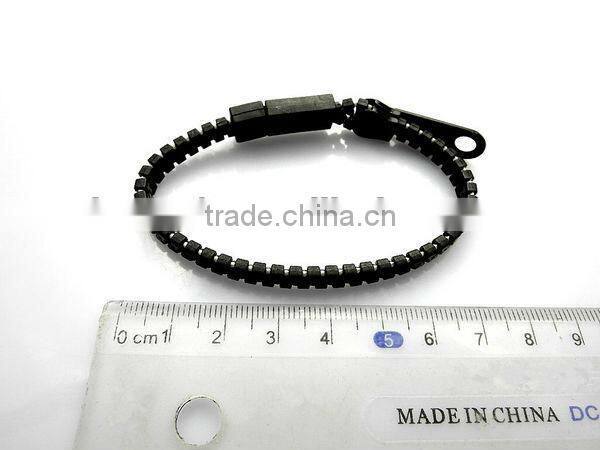The hottest new fashion accessory zipper bracelet for kids,teens&cool moms !