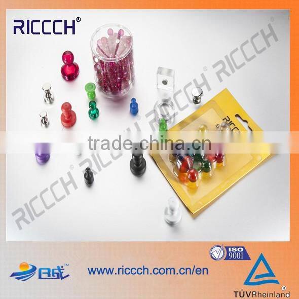 magnet clear pin