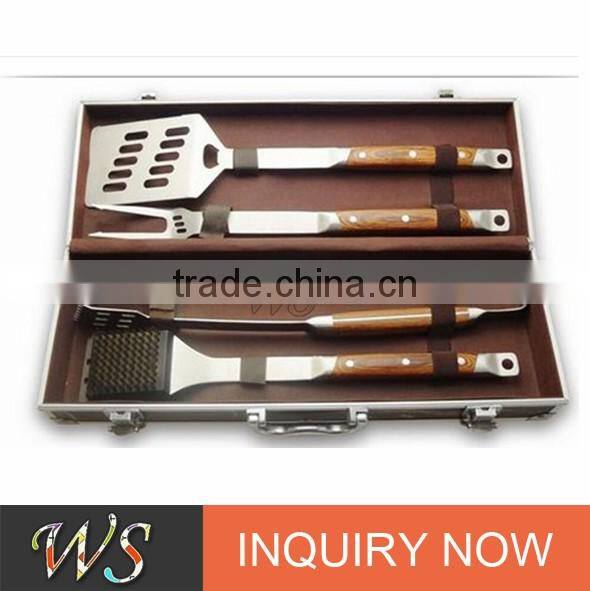 Famous hot selling 2017 trending products wooden handle bbq tool set