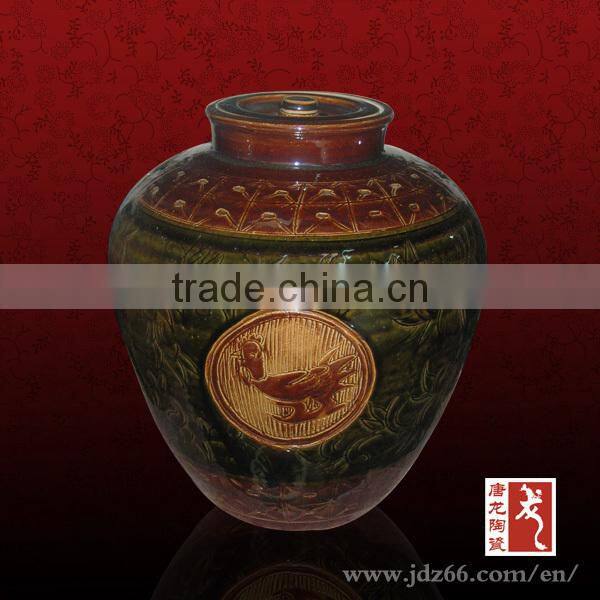 Classic Chinese design ceramic wine jug