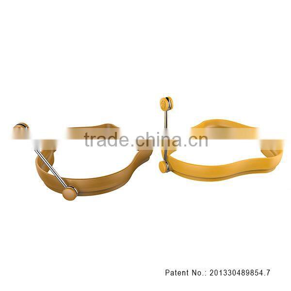 Silicone squirrel-and-pinecone fried egg ring