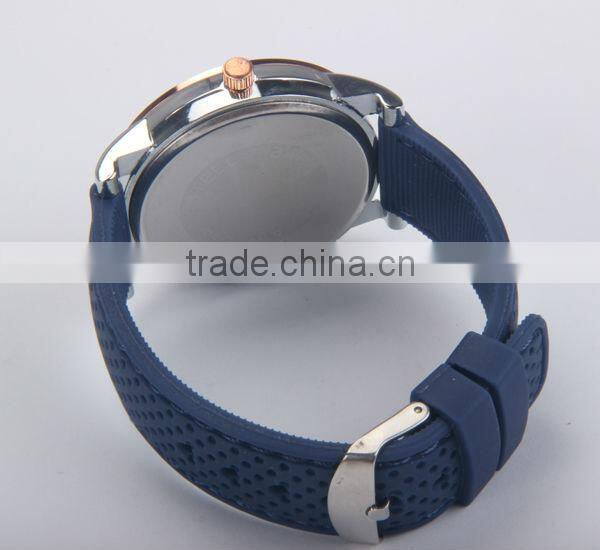 Mens quartz watch silicone band