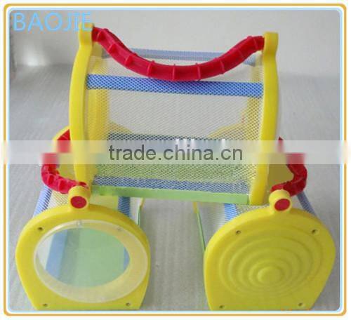 New design colorful plastic insect cage handle plastic box for children carrying