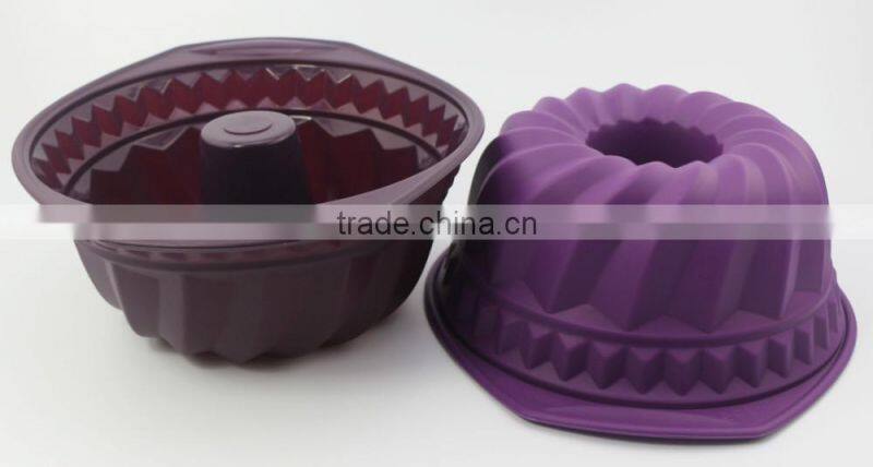 Flexible Non Stick Easy to Clean Silicone Bundt Cake Pan