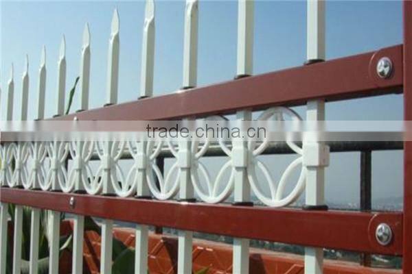 Powder coated metal fencing panles