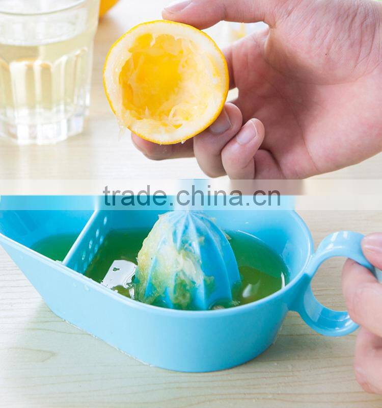 Plastic material food grade cheap simple creative orange squeezer wholesale