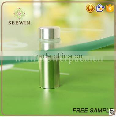 fashionable mute clover wall clock