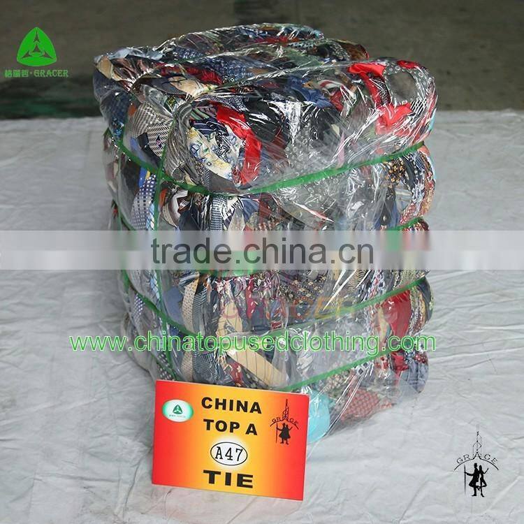 school kid man silk pleat neck tie is second hand