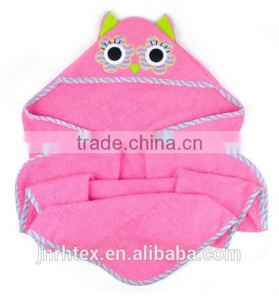Eco-friendly embroidery designs ring spun cotton velour wholesale hooded baby towel for bathroom