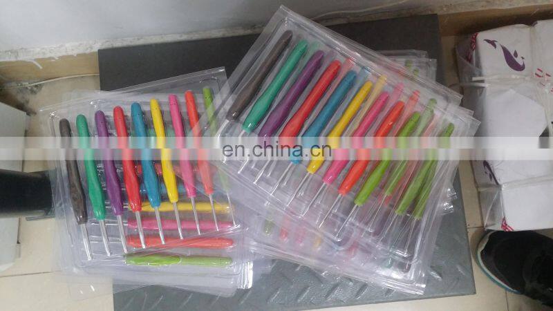 Sweater needle crochet tool New rainbow soft handle plastic alumina crochet hooks set of 8PCS